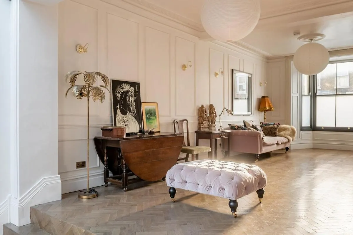 Luxury Town House In The Heart Of Clapton London United Kingdom