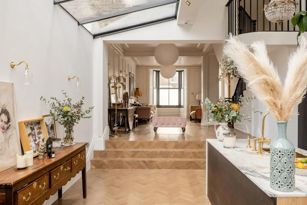 Luxury Town House In The Heart Of Clapton London