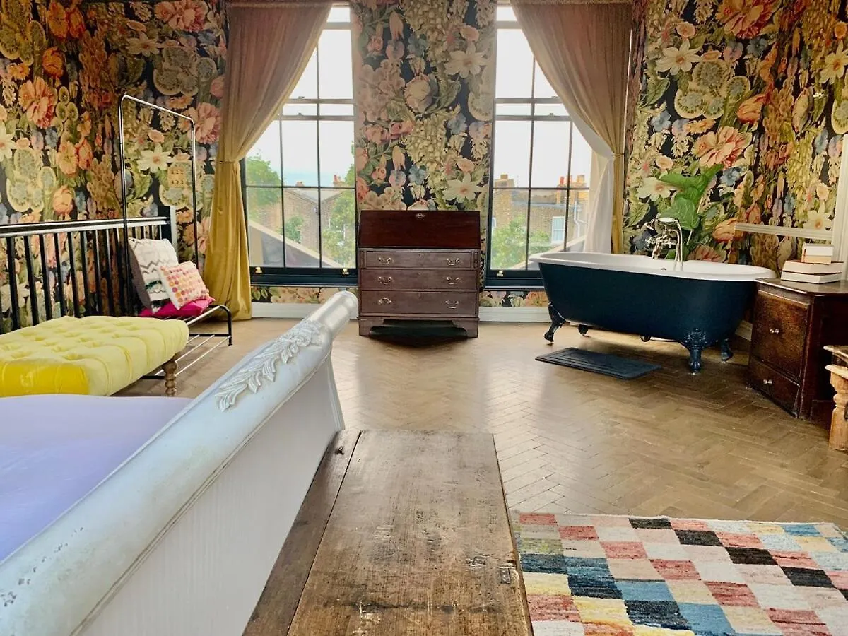 Luxury Town House In The Heart Of Clapton London 0*,  United Kingdom
